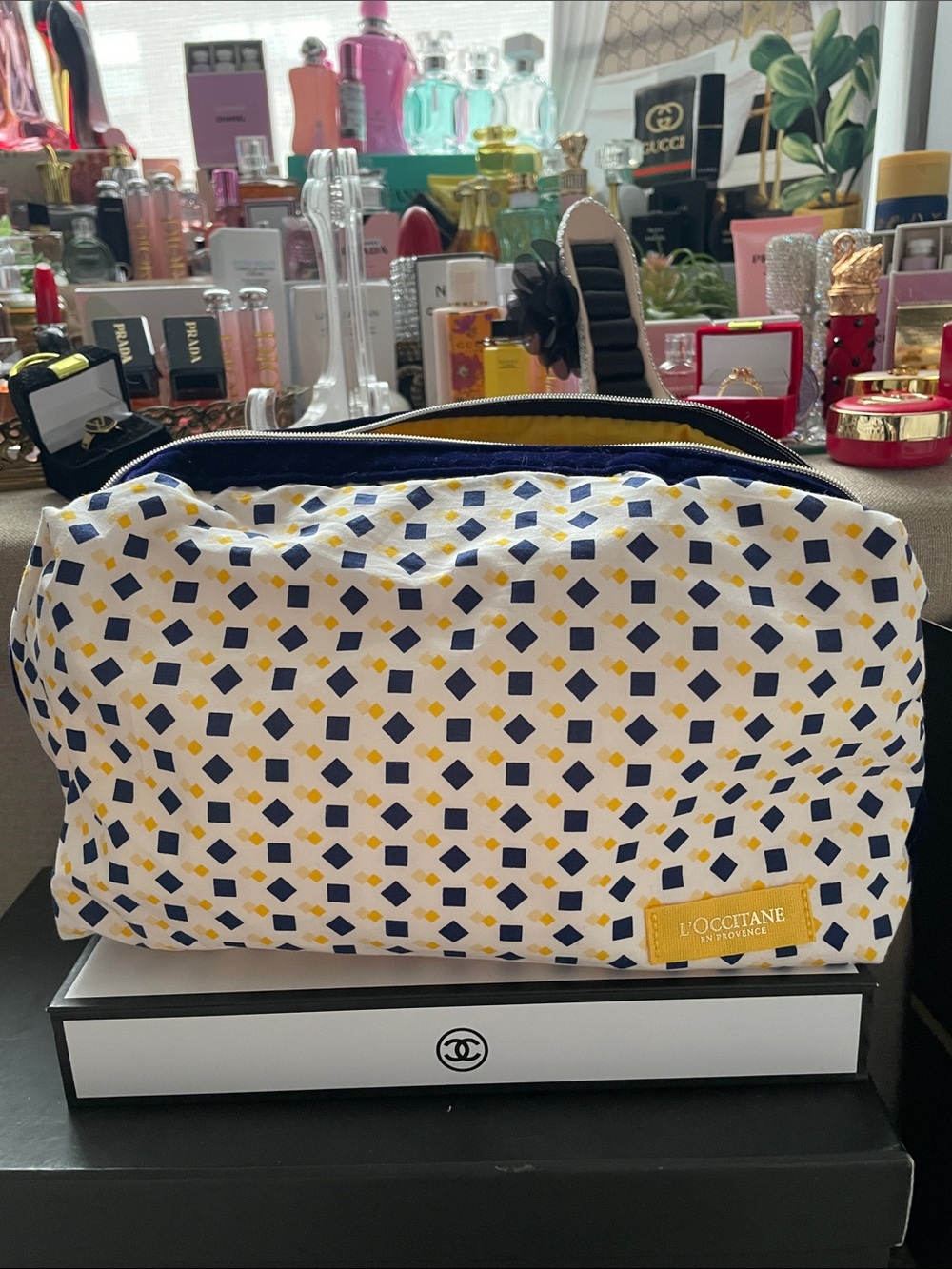 L'OCCITANE White, Navy & Yellow Geometric Zip Pouch✨Preloved